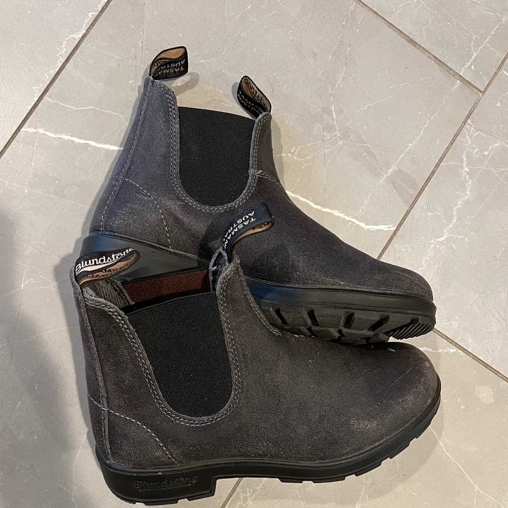 Blundstone boots Womens 7 (AUS 4) GUC